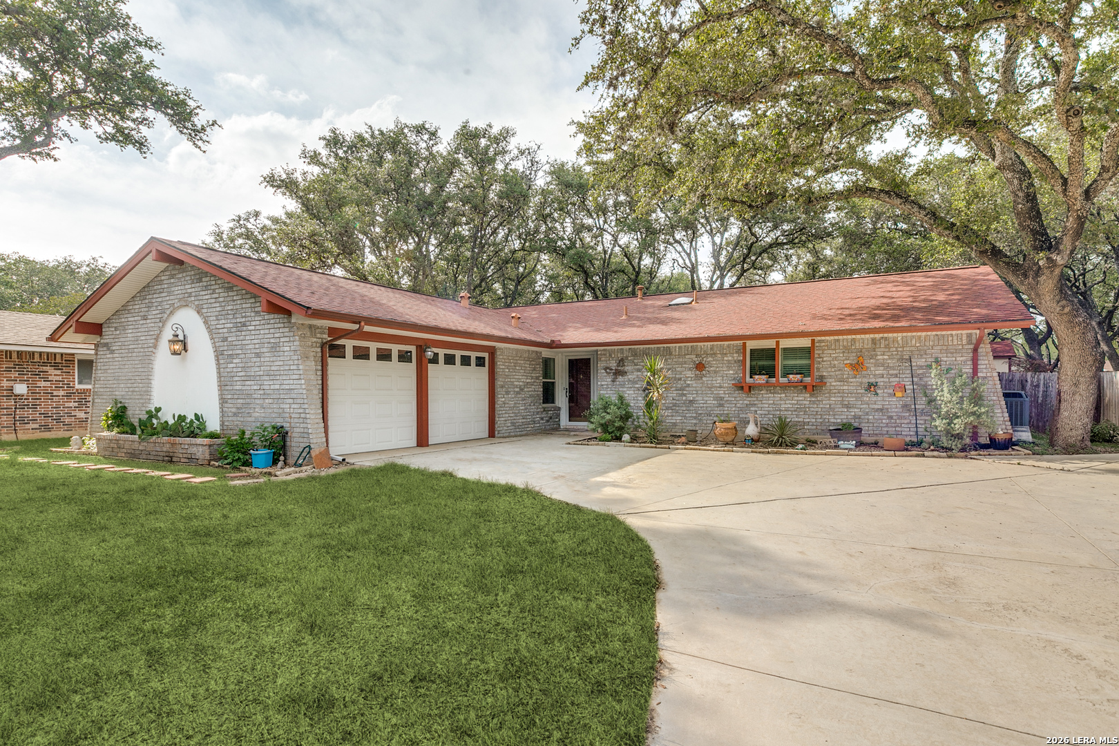 5819 DEAN MARTIN ST, San Antonio, TX 78240 — photo 1