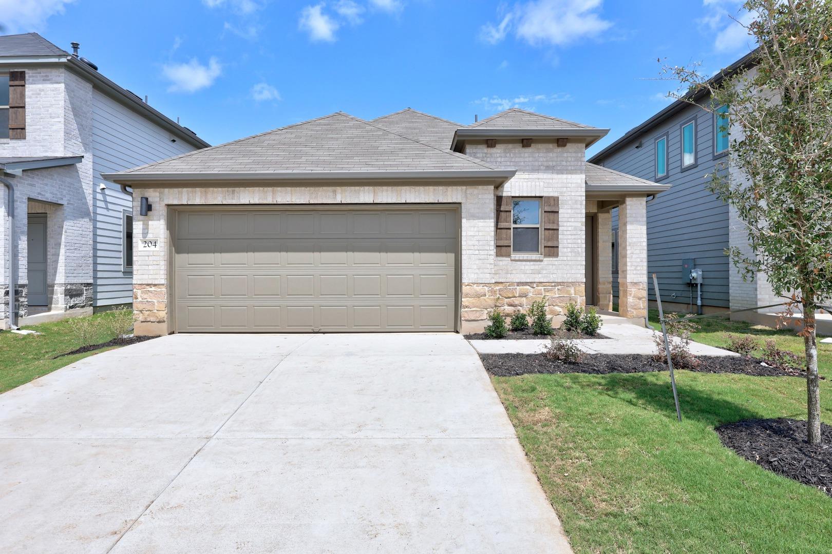 204 Hornet, Elgin, TX 78621 — photo 1