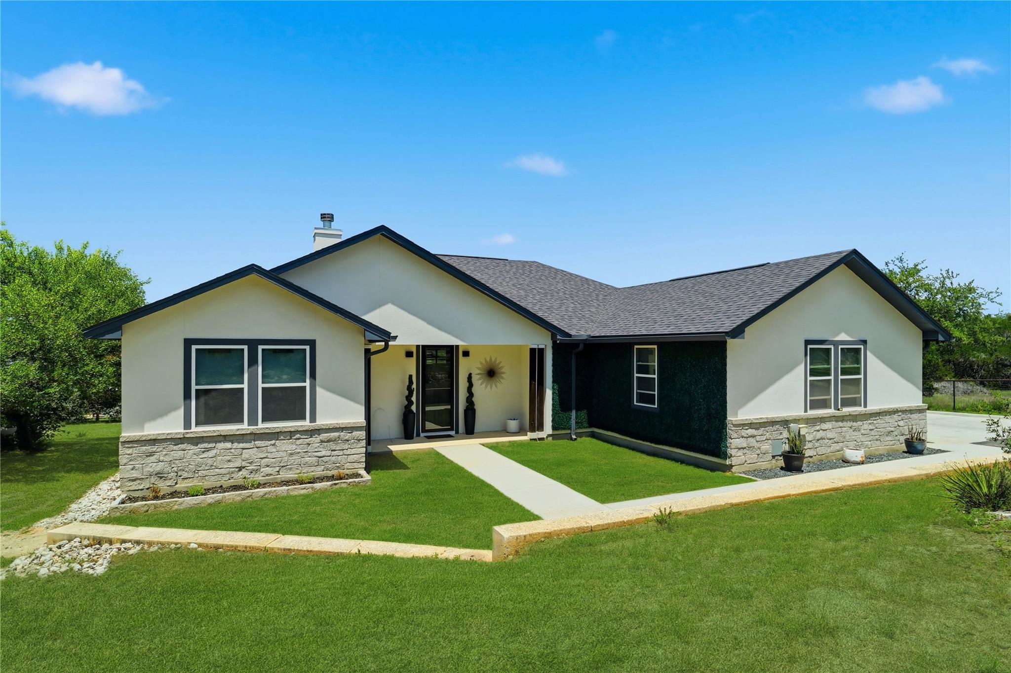624 JUNIPER CT, Fischer, TX 78623 — photo 1
