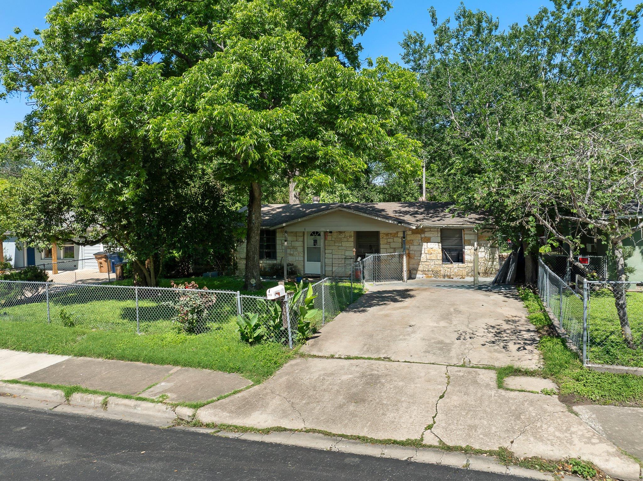 1122 Spur #D, Austin, TX 78721 — photo 1