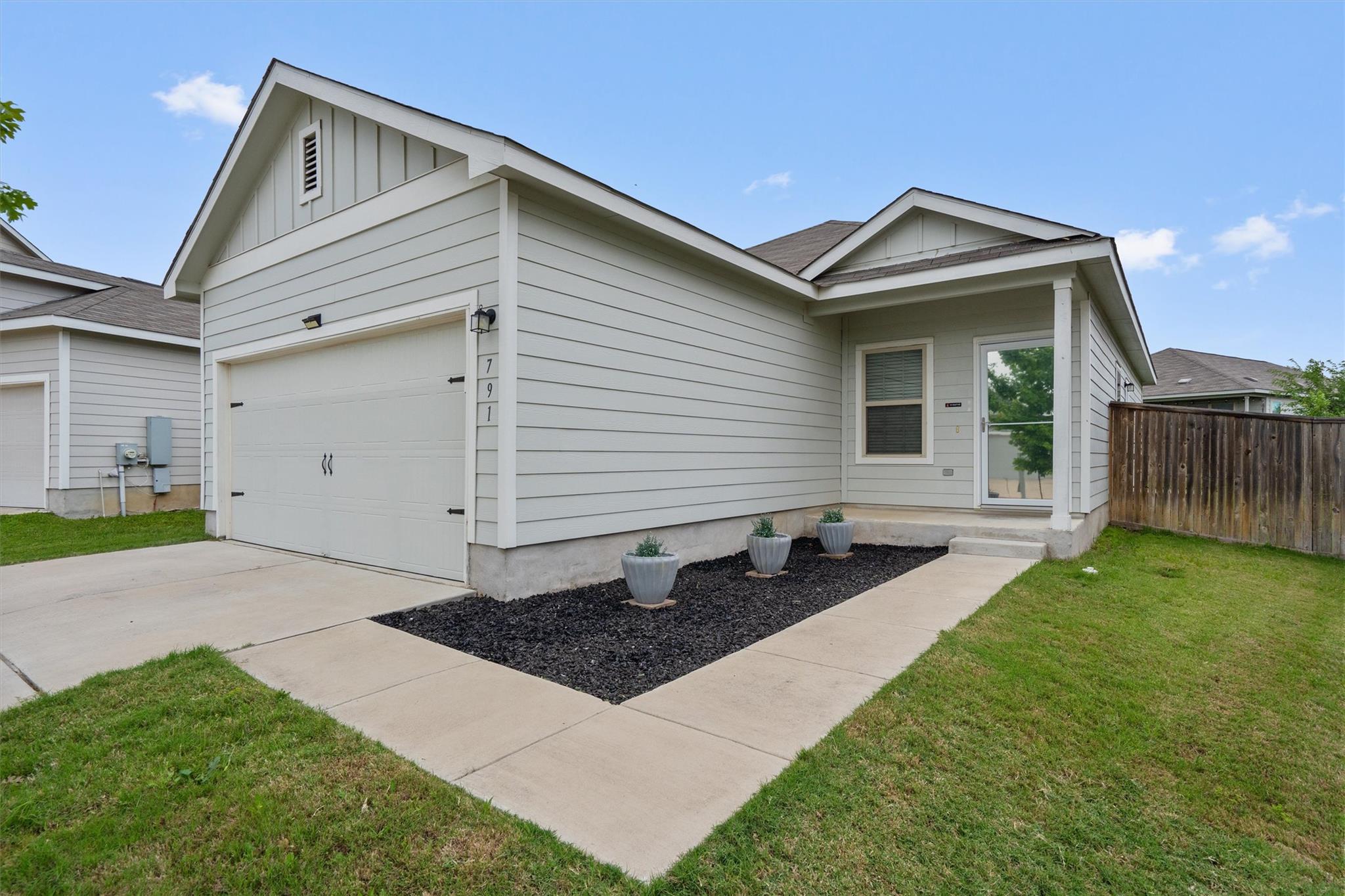 791 Circle, Jarrell, TX 76537 — photo 1