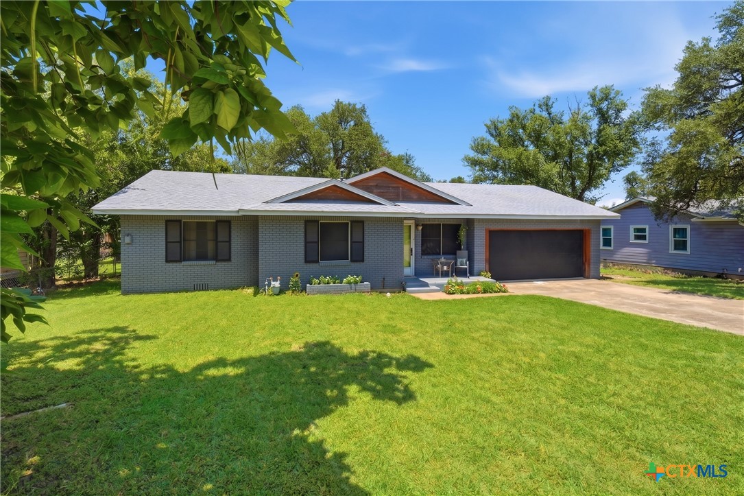 1406 N Penelope Street, Belton, TX 76513 — photo 1