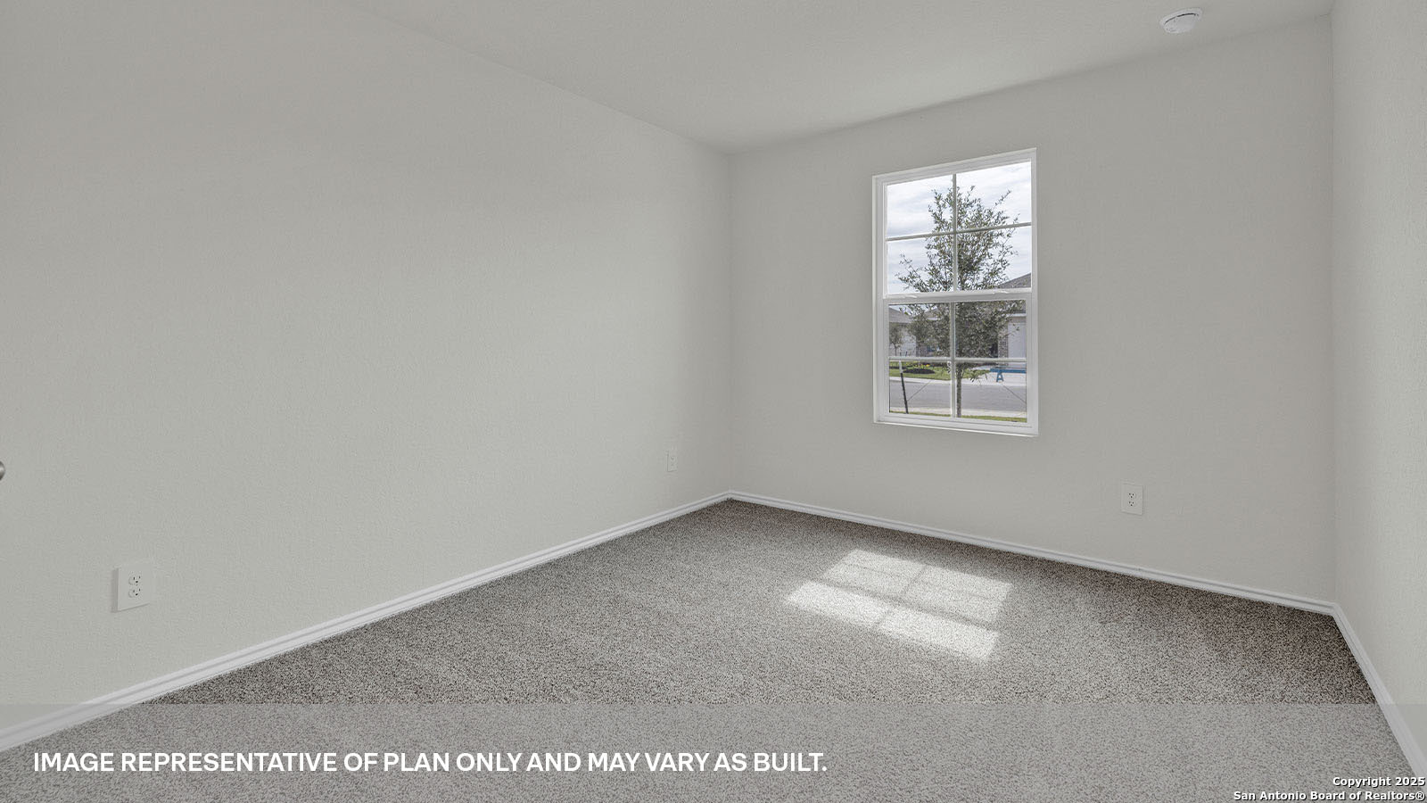 335 BOATMAN COVE, ,  78155 — photo 1