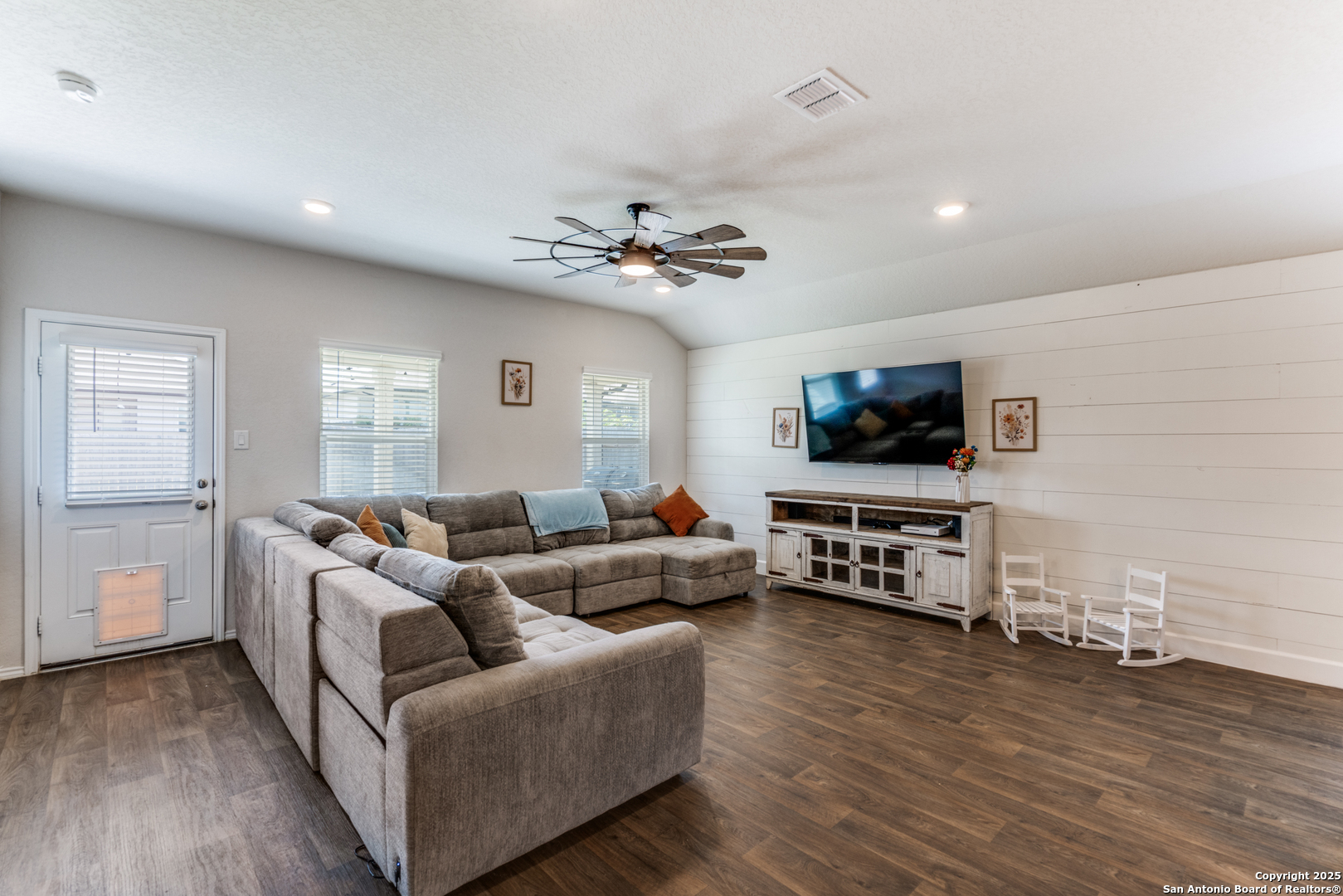 816 Indigo Way, , 78155 — photo 1