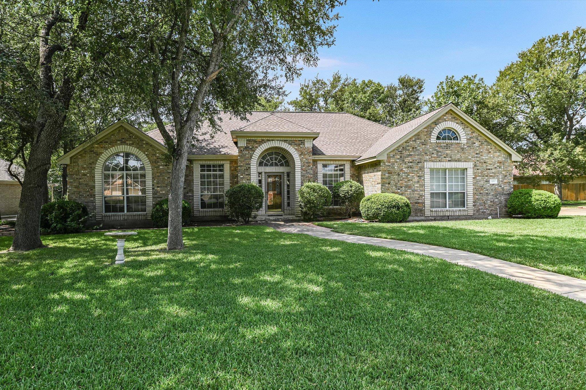 109 Stacey, Georgetown, TX 78628 — photo 1