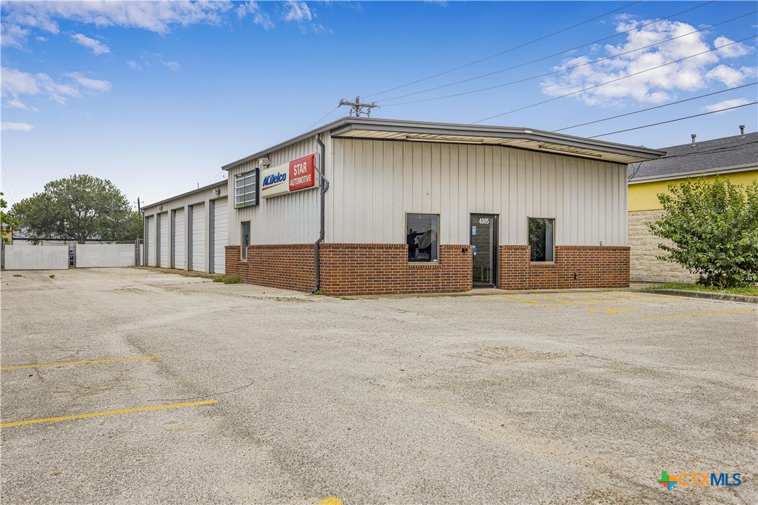4005 N Navarro Street, Victoria, TX 77901 — photo 1
