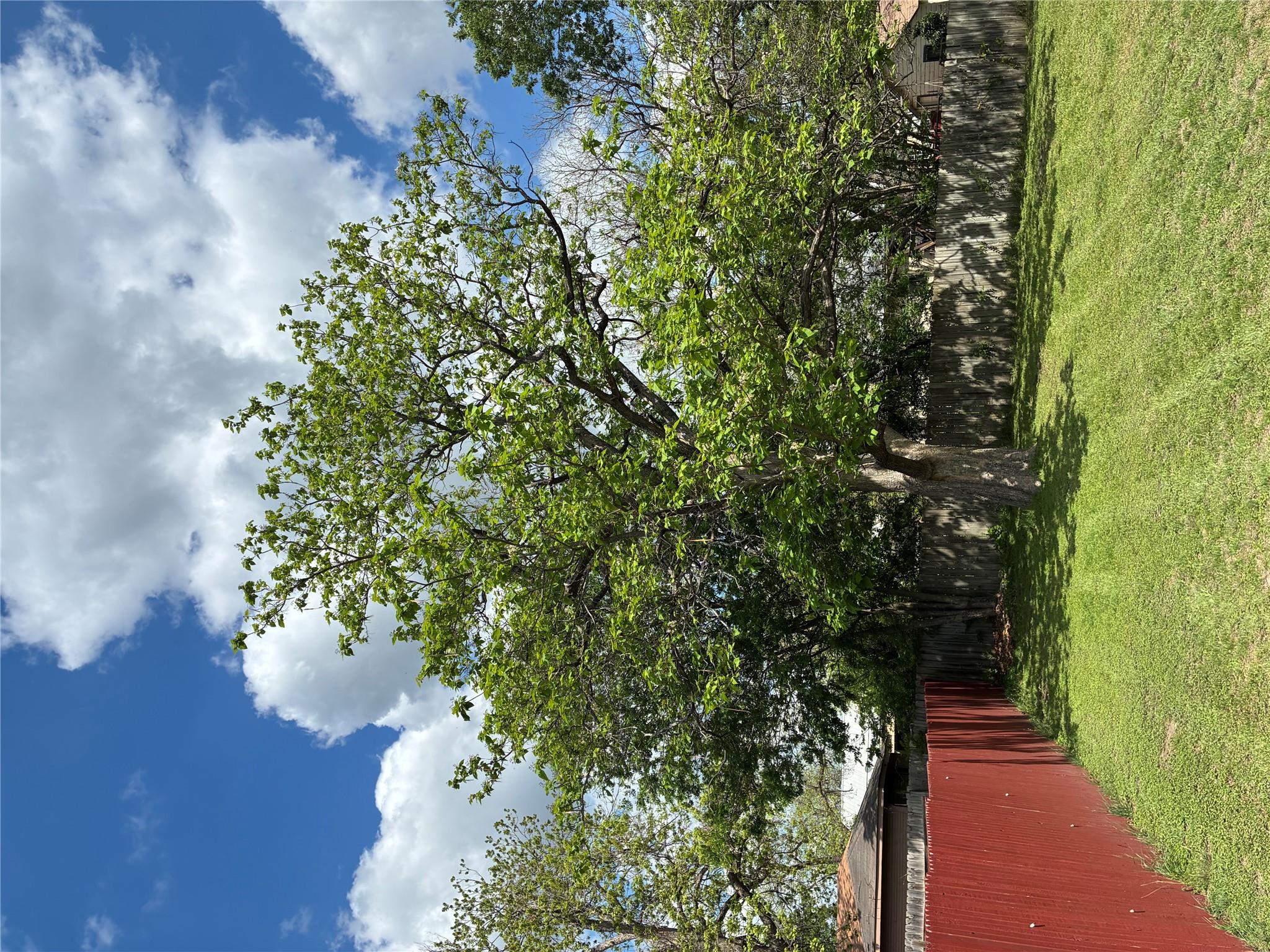 106 6th, Thorndale, TX 76577 — photo 1