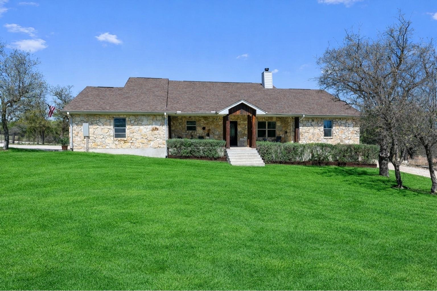 835 Sunny Slope, Liberty Hill, TX 78642 — photo 1