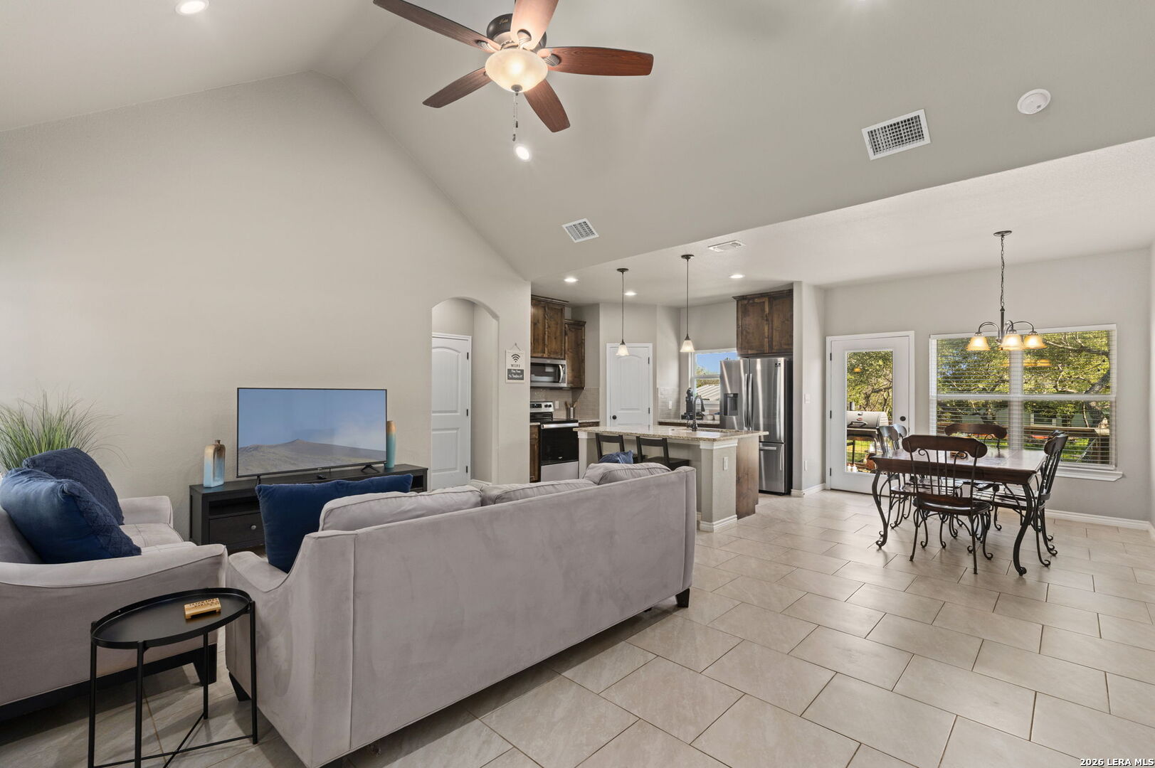 986 PARADISE DR, ,  78133 — photo 1