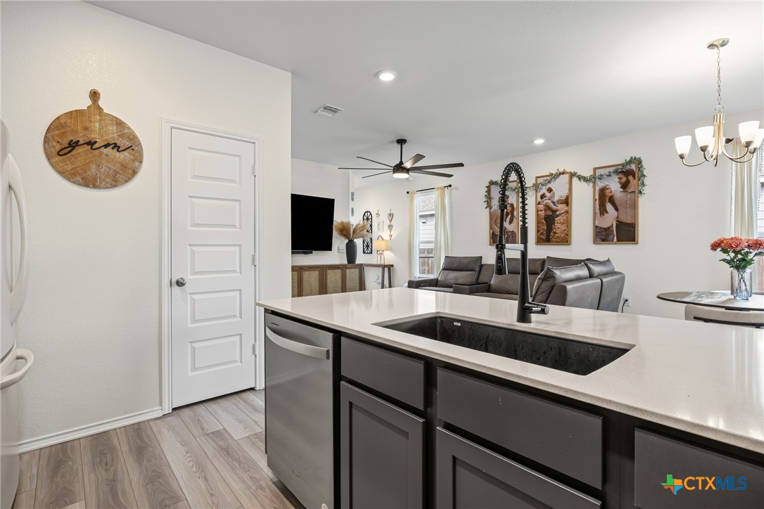 222 Summit, Lockhart, TX 78644 — photo 1