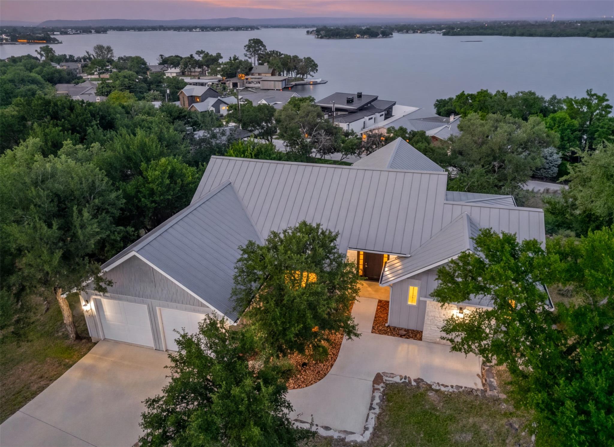 3413 Blue Lake, Horseshoe Bay, TX 78657 — photo 1