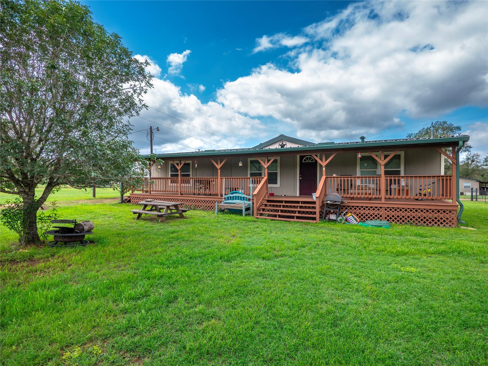 243 Highline, Bastrop, TX 78602 — photo 1