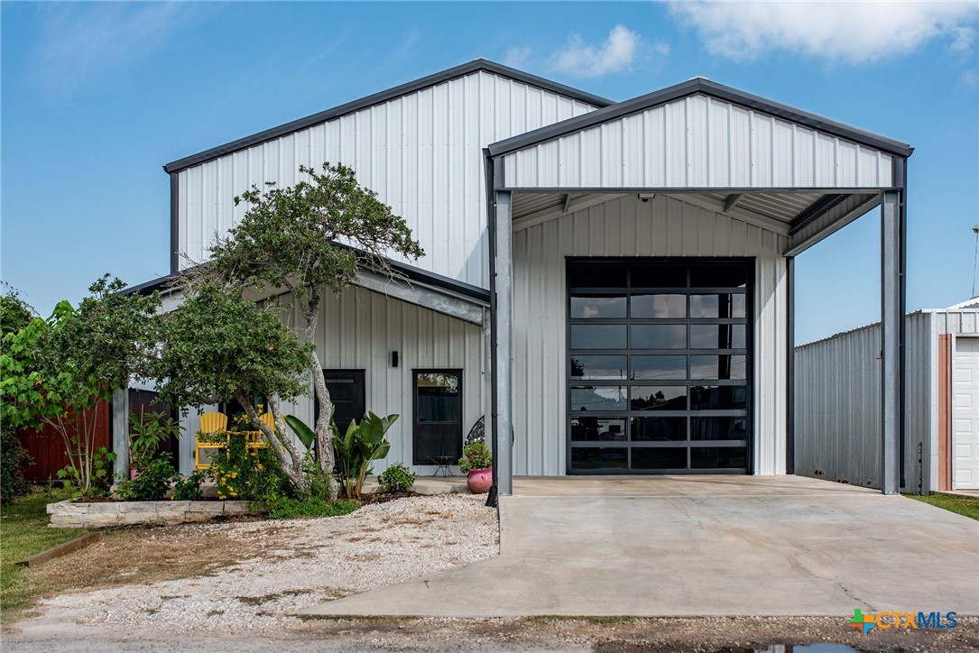 804 W Tyler Avenue, Port O'Connor, TX 77982 — photo 1