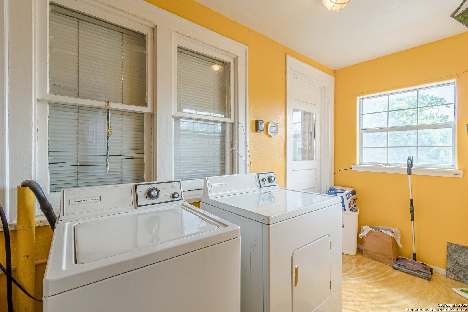 416 ALEXANDER HAMILTON DR, ,  78228 — photo 1