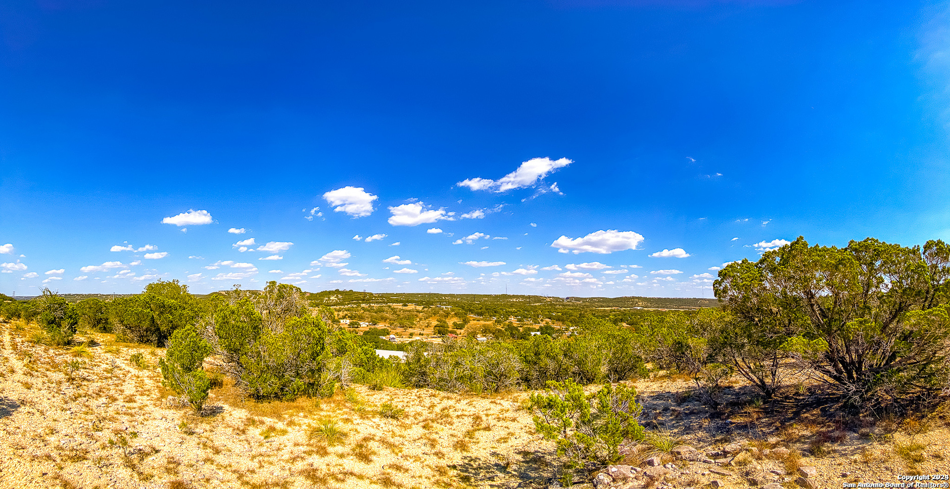 108 HEIGHTS TRAIL, , 78028 — photo 1