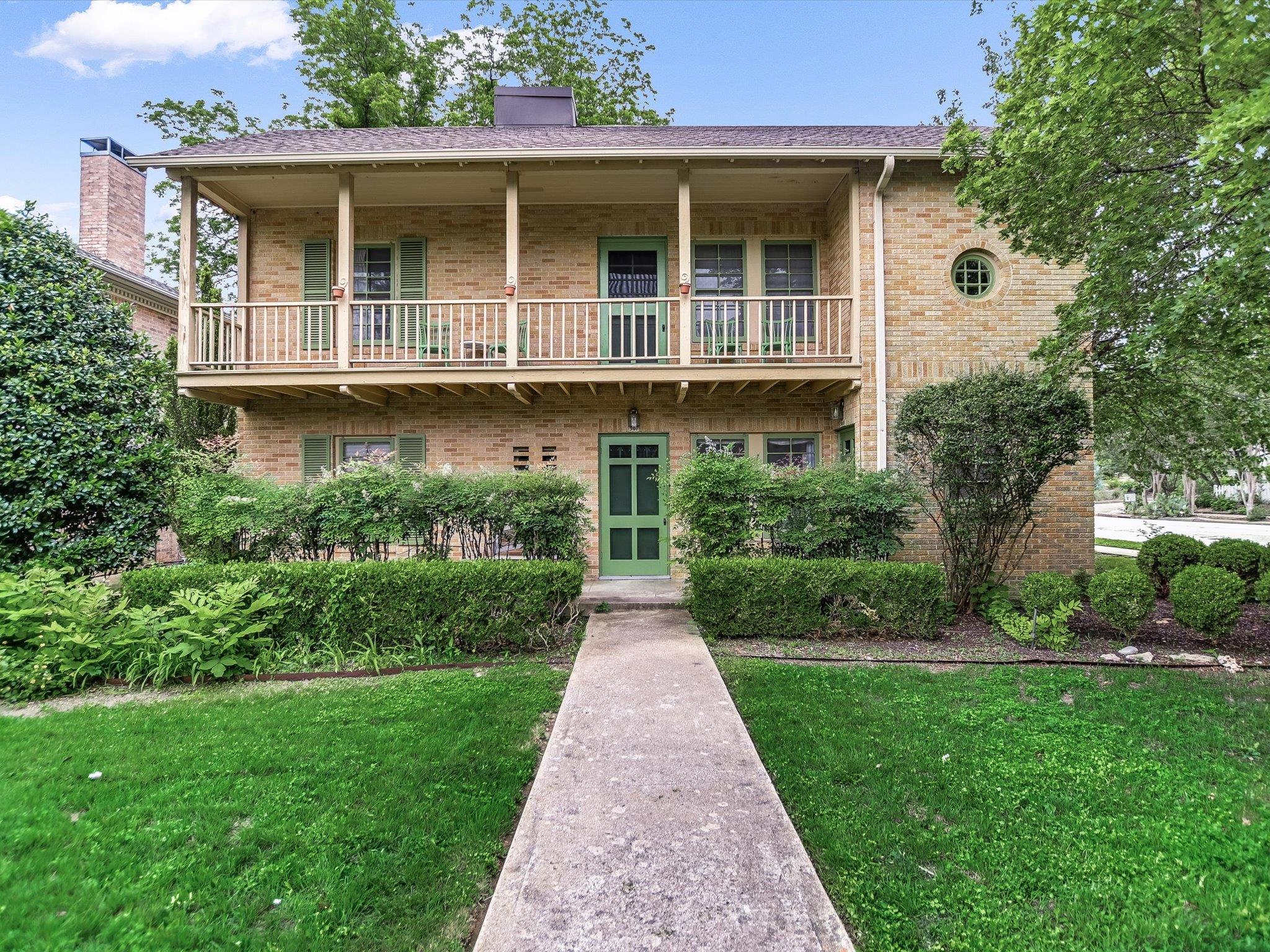 501 Carolyn, Austin, TX 78705 — photo 1
