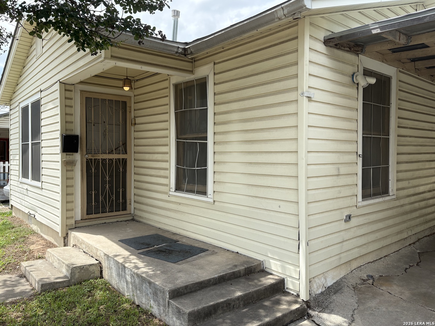 2715 SAN LUIS ST, , 78207 — photo 1