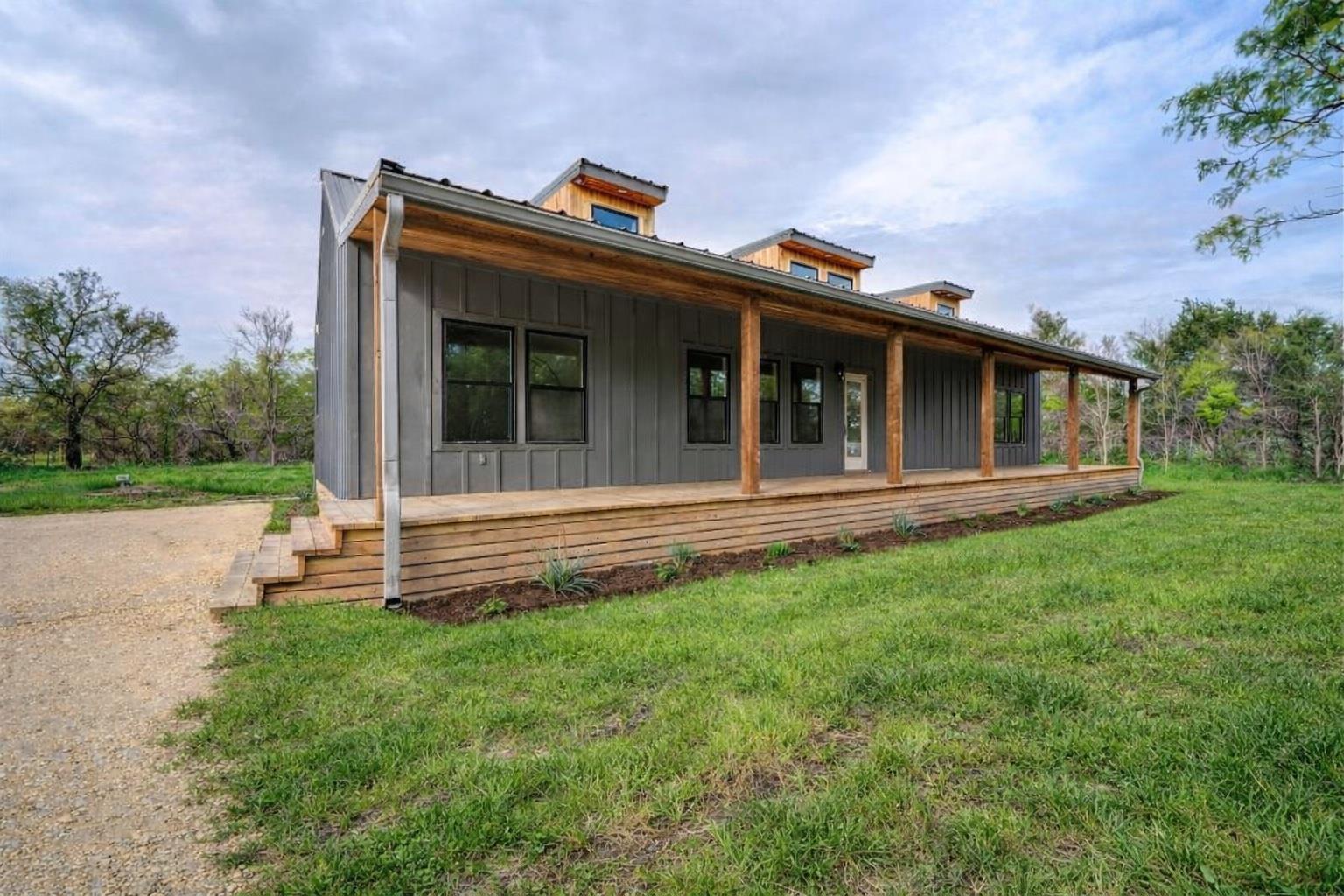 3881 Barth, Lockhart, TX 78644 — photo 1