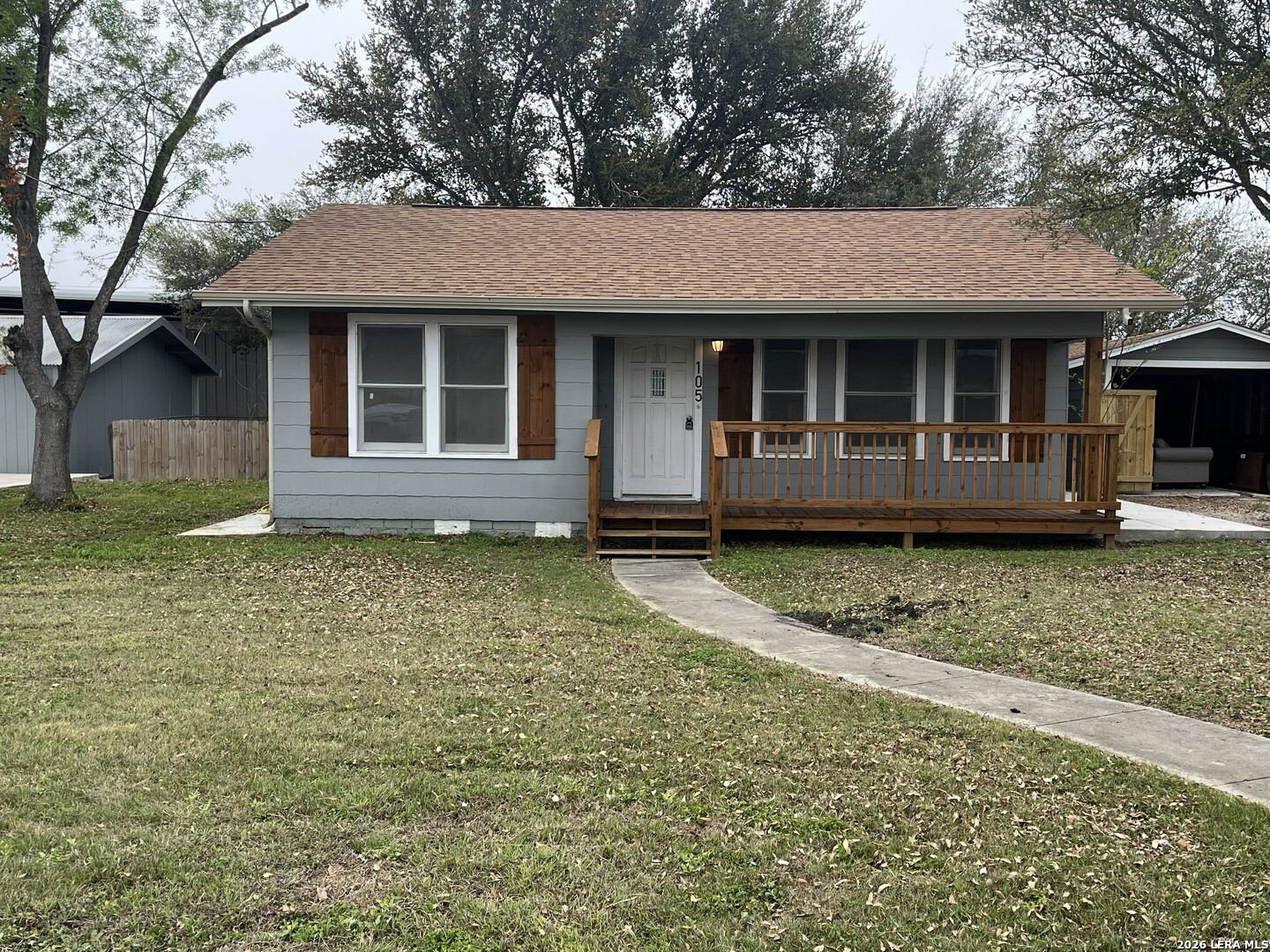105 Huebinger, , 78124 — photo 1