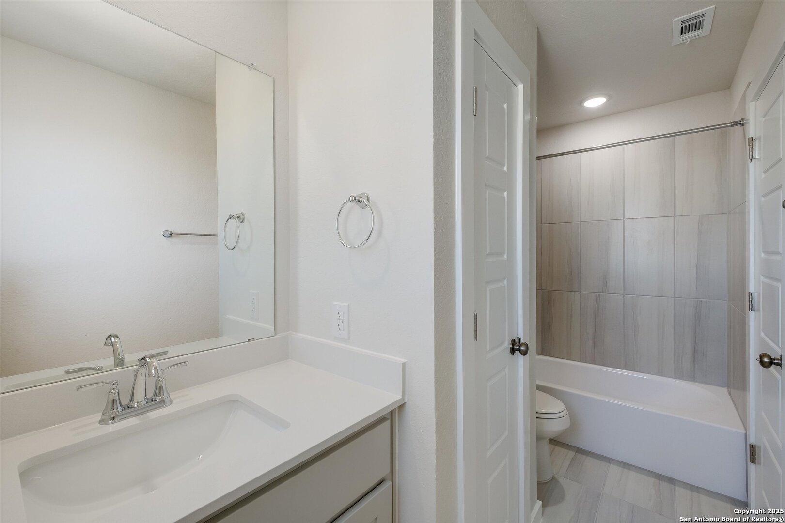 15407 Ivory Hills, ,  78247 — photo 1