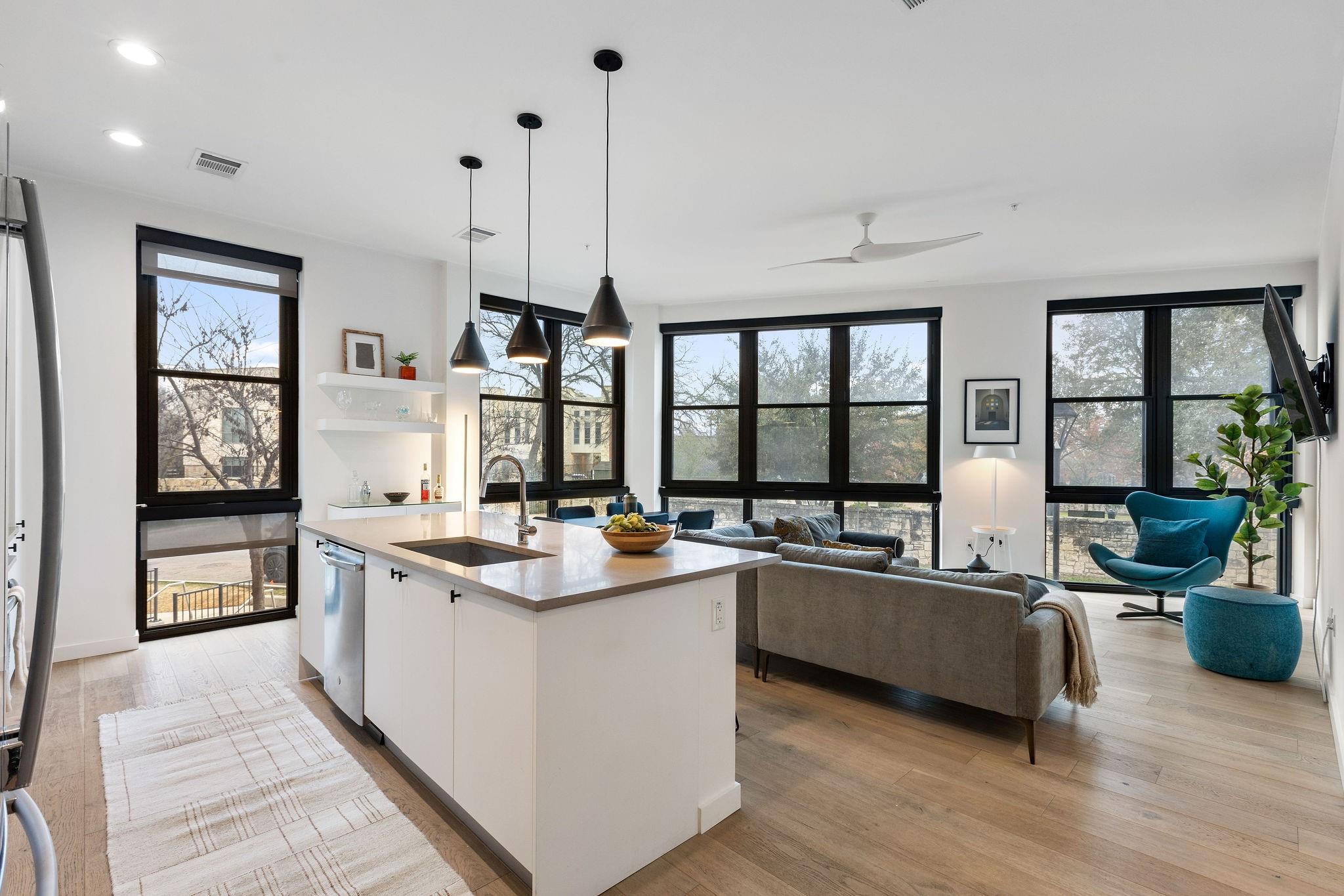800 Embassy, Austin, TX 78702 — photo 1