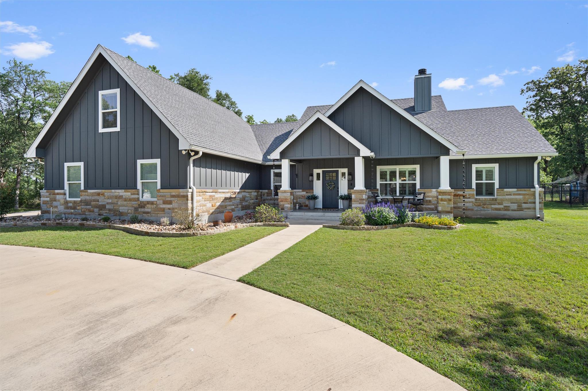 136 Fawn, Elgin, TX 78621 — photo 1