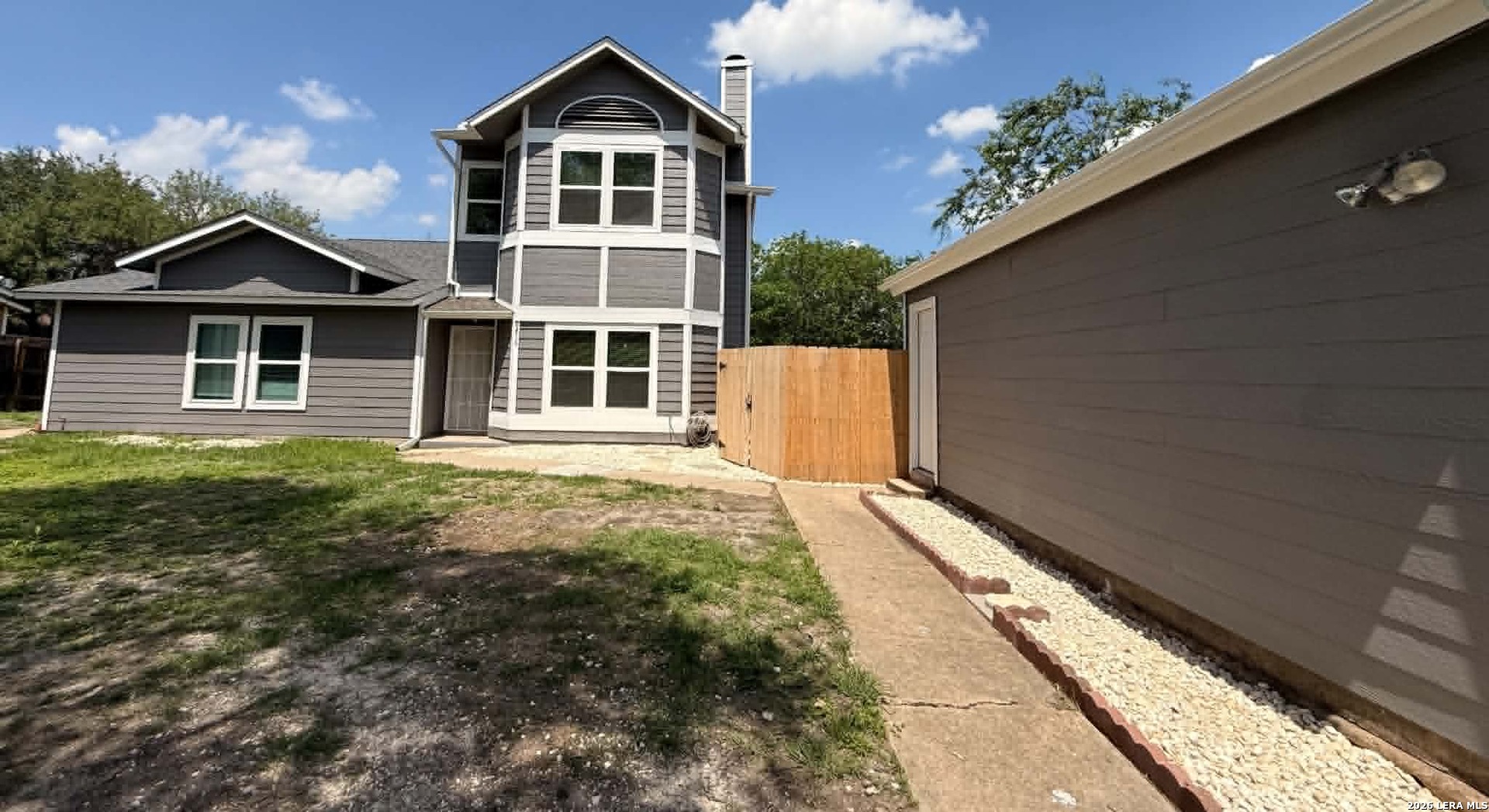 8416 FOREST RIDGE DR, San Antonio, TX 78239 — photo 1