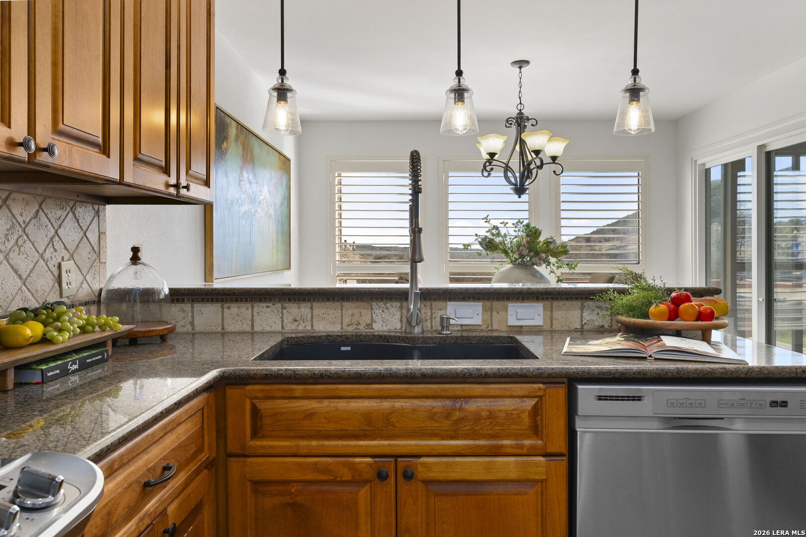 105 E Tapatio Dr, ,  78006 — photo 1
