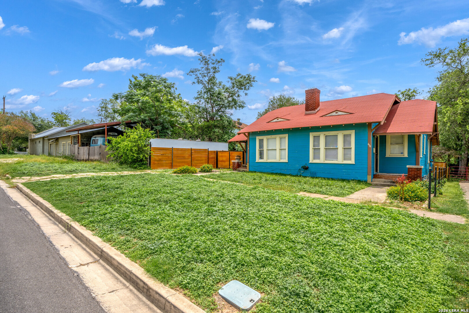 616 W Agarita, San Antonio, TX 78212 — photo 1