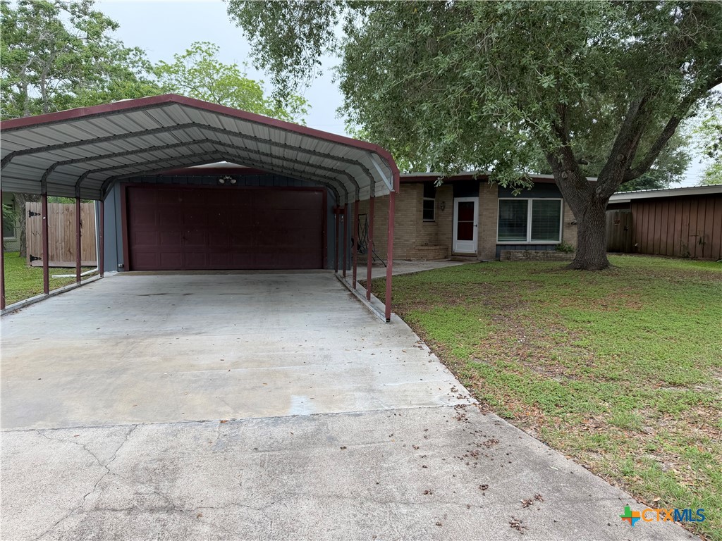 202 Bonham Street, Port Lavaca, TX 77979 — photo 1