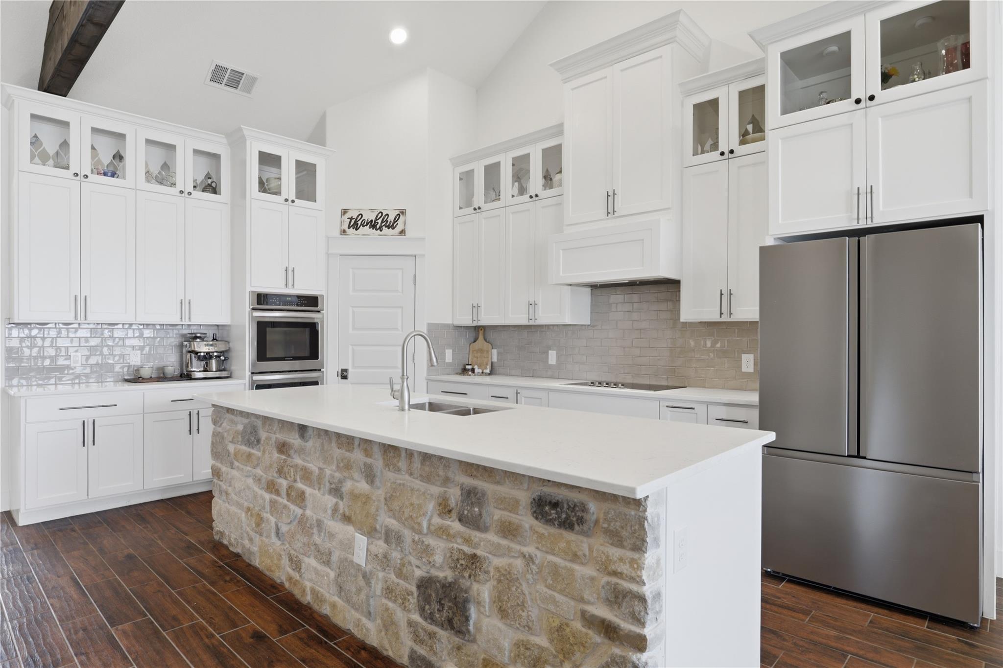 133 Greg, Jarrell, TX 76537 — photo 1