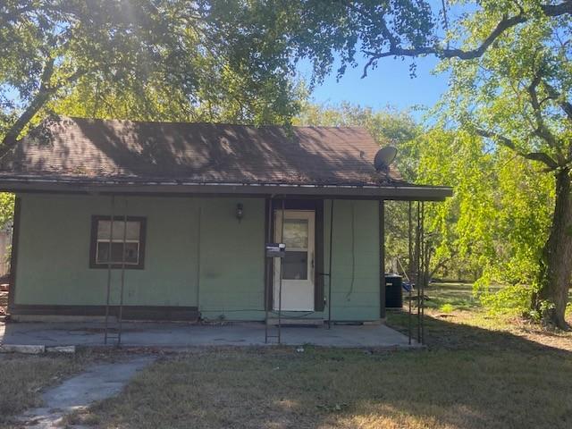 523 Rio Grande, Lockhart, TX 78644 — photo 1