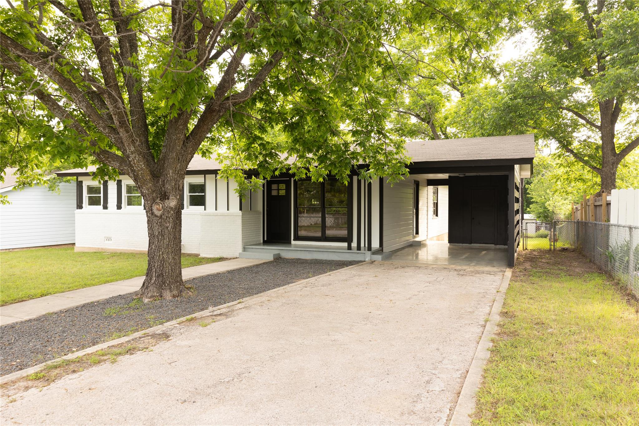 22 Steele, Lampasas, TX 76550 — photo 1