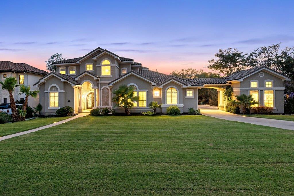 701 Hurst Creek Rd, Lakeway, TX 78734 — photo 1