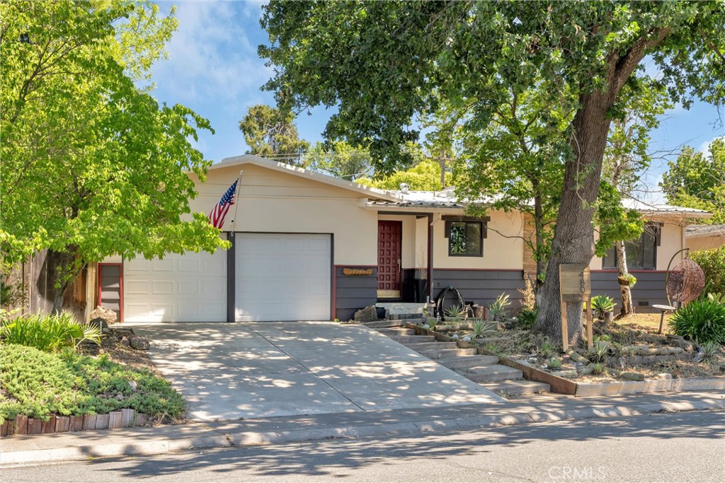 480 Redwood Way, Chico, CA 95926 — photo 1