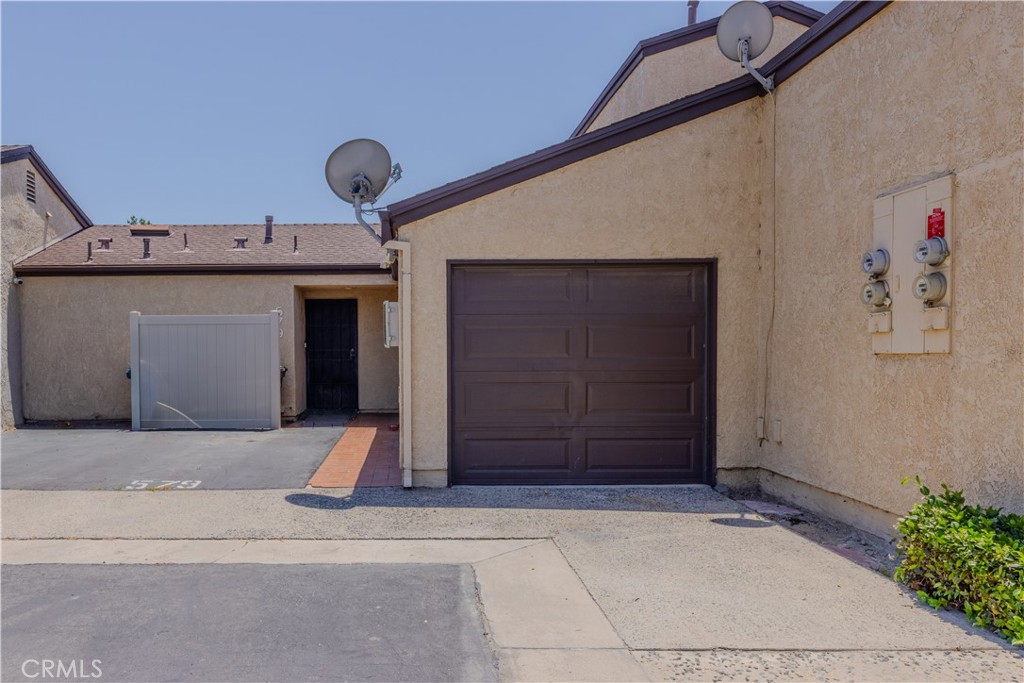 579 Parkview, Lake Elsinore, CA 92530 — photo 1
