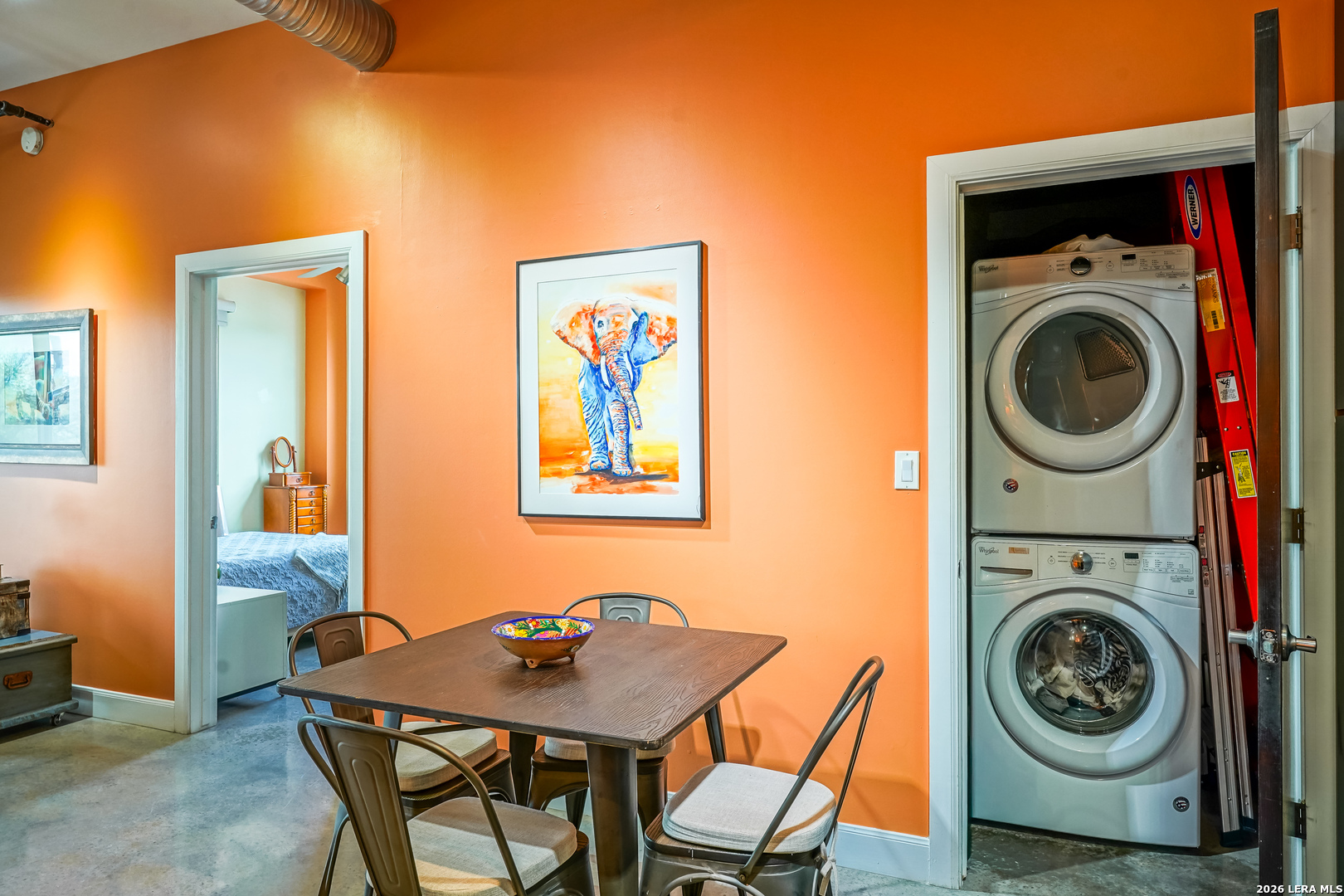 831 Flores, , 78204 — photo 1