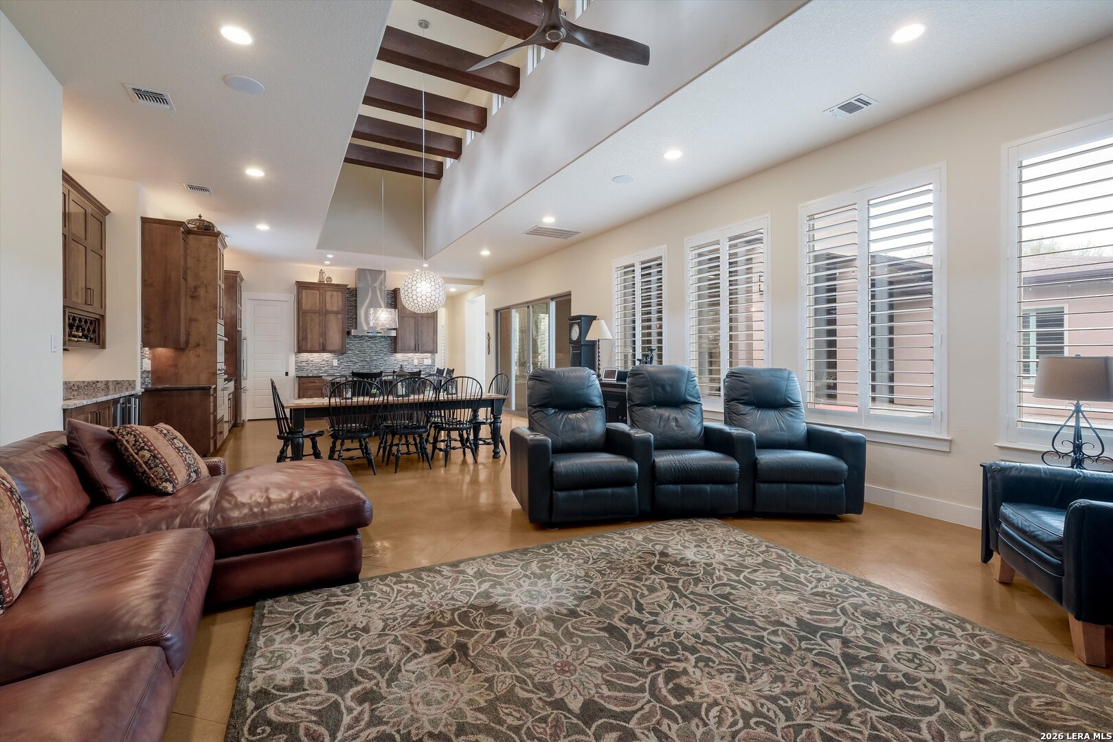 26003 Hootananny, , 78260 — photo 1