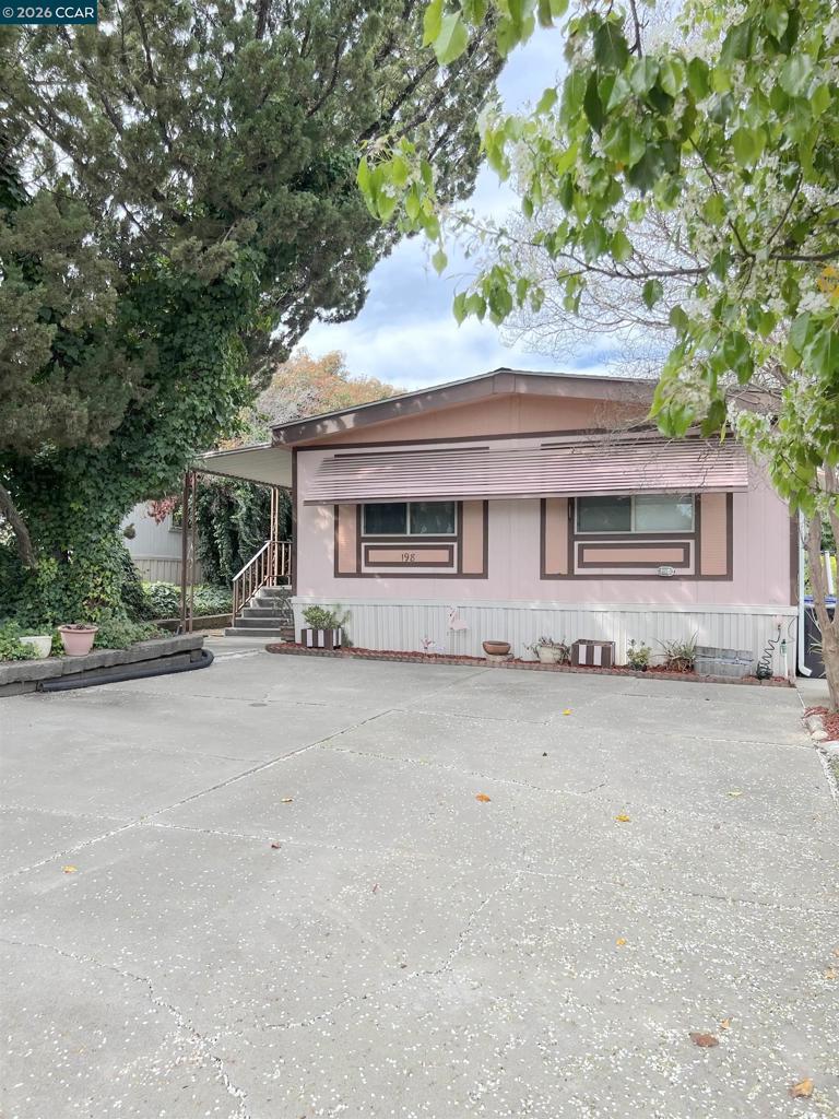 198 Kona Cir, Pittsburg, CA 94565 — photo 1