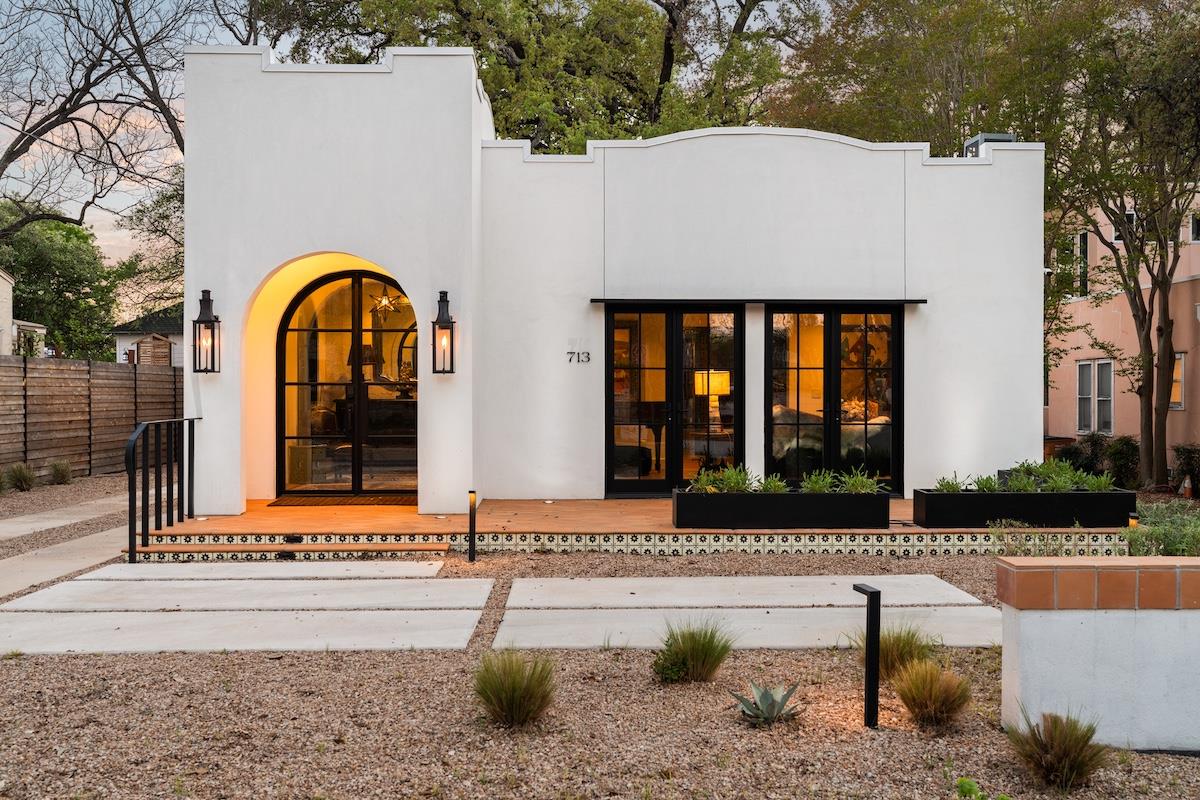 713 32nd, Austin, TX 78705 — photo 1