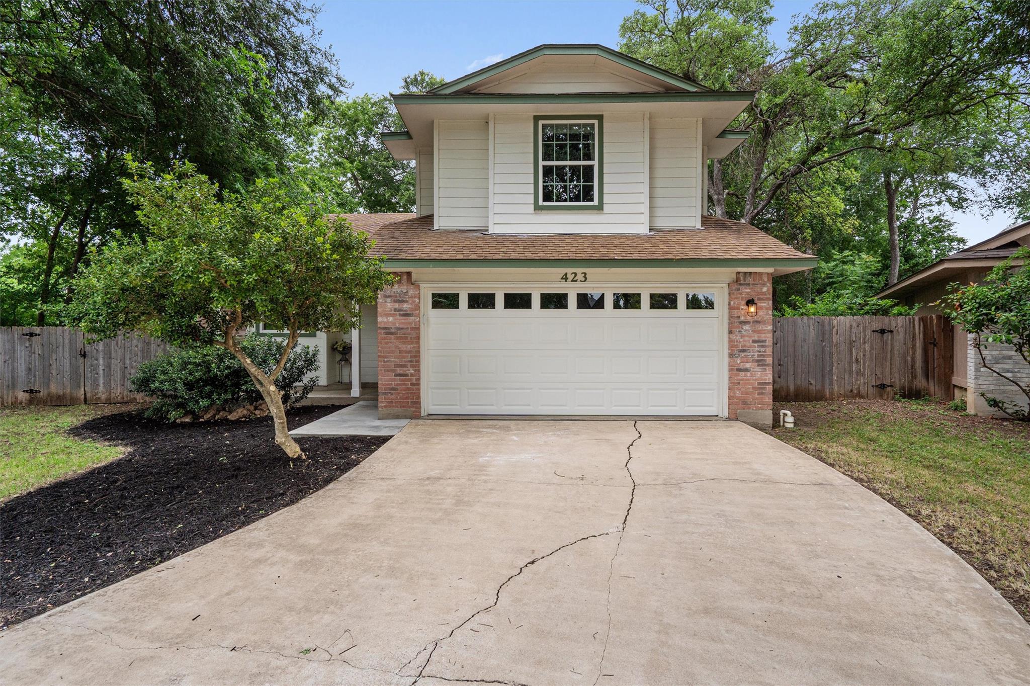 423 Maple, Round Rock, TX 78664 — photo 1