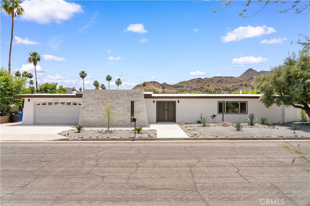 5191 E Lakeside Dr, Palm Springs, CA 92264 — photo 1