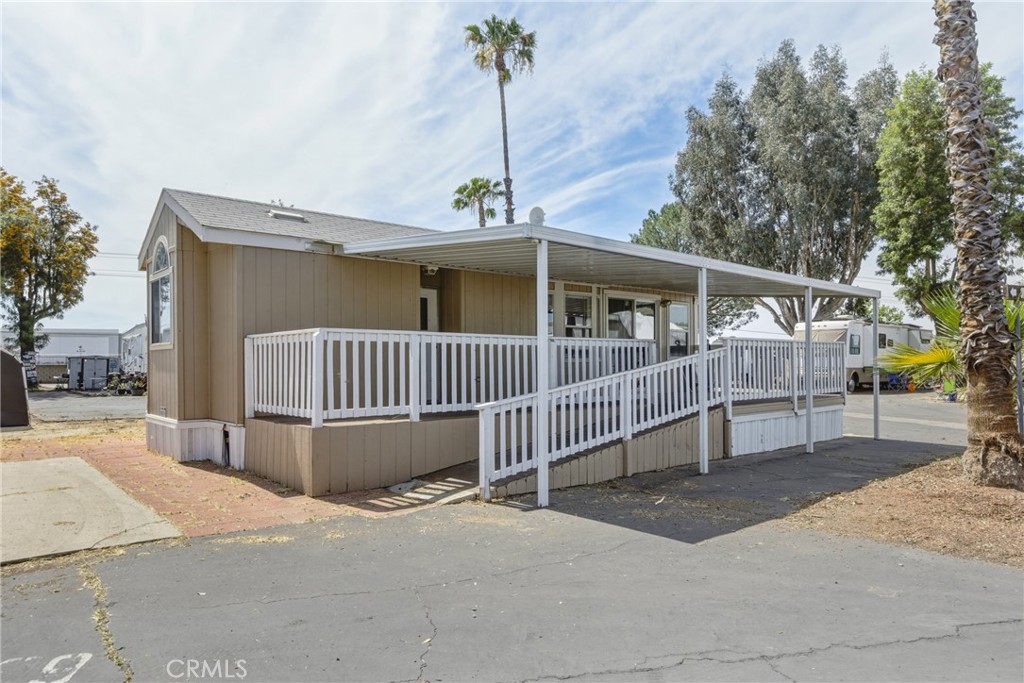 2750 W Acacia Ave, Hemet, CA 92545 — photo 1