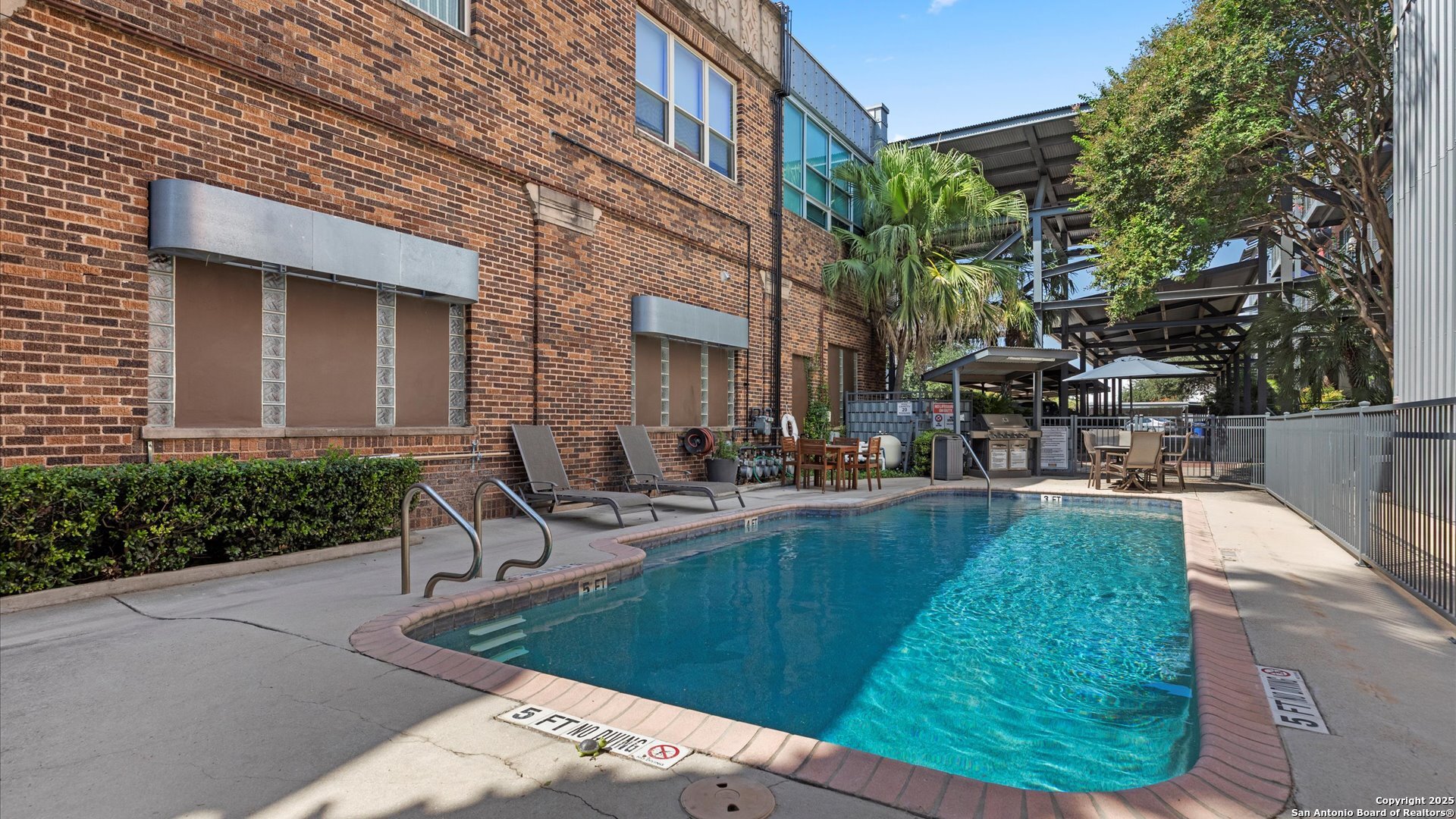 1339 Flores, , 78204 — photo 1