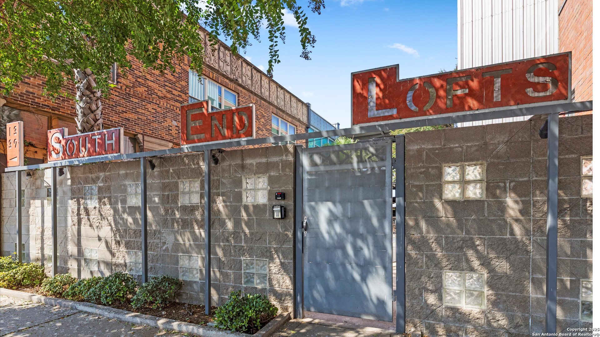 1339 S Flores, San Antonio, TX 78204 — photo 1