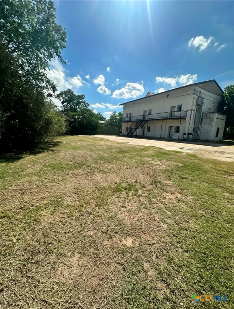 1010 Nelson, Yoakum, TX 77995 — photo 1