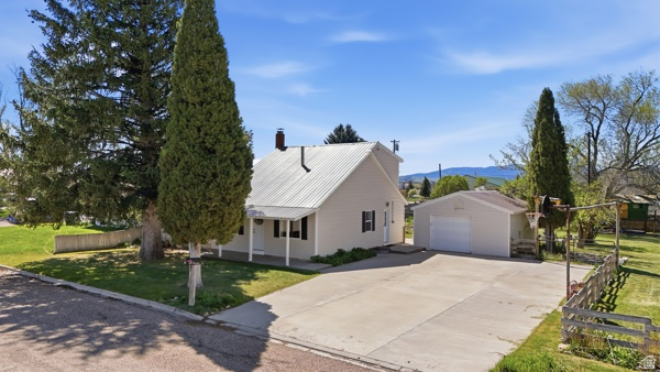 234  DONAHUE AVE, Soda Springs, ID 83276 — photo 1