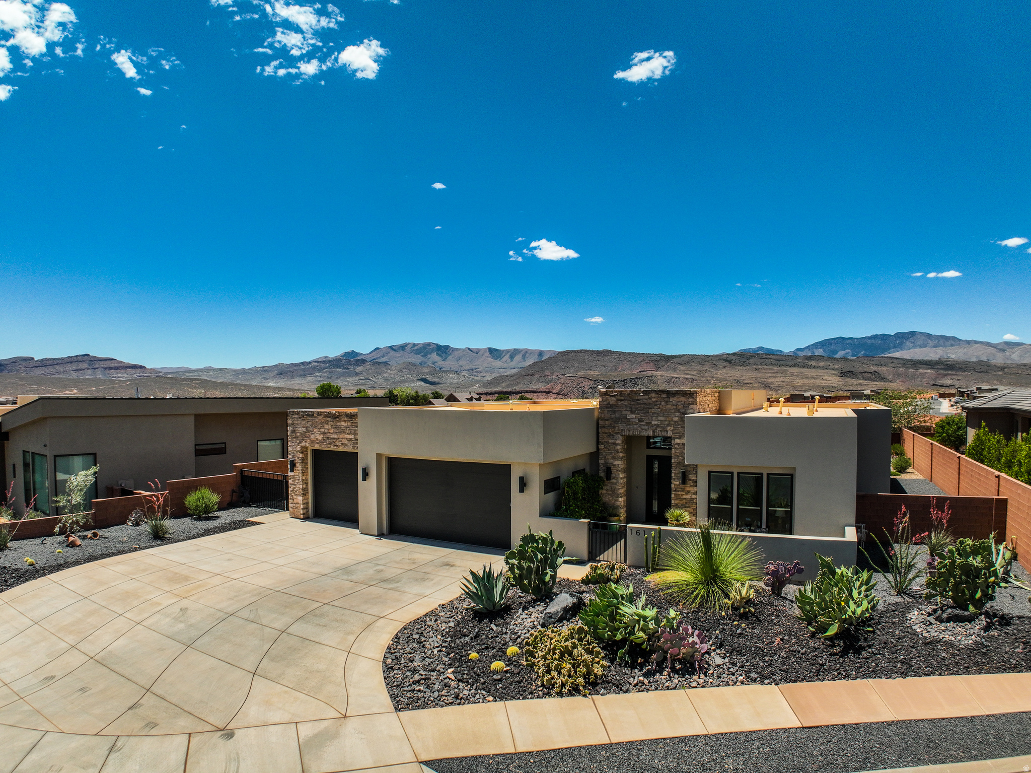 161 N ARROWHEAD LN, Ivins, UT 84738 — photo 1