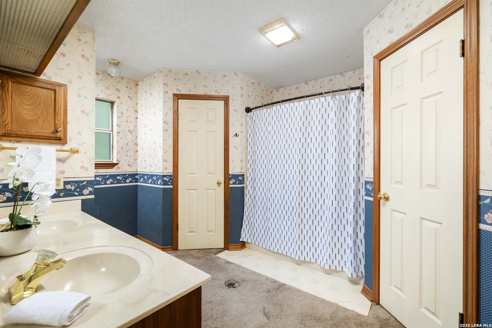 233 HILLTOP DR, , 78155 — photo 1