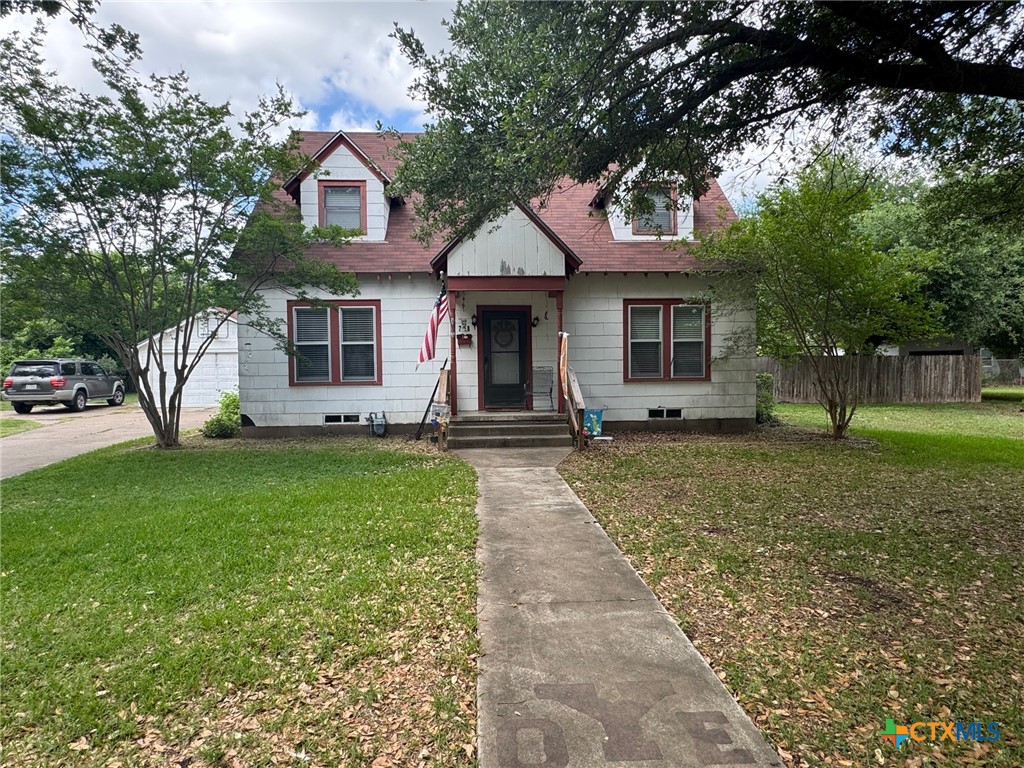 708 East 10th, Cameron, TX 76570 — photo 1